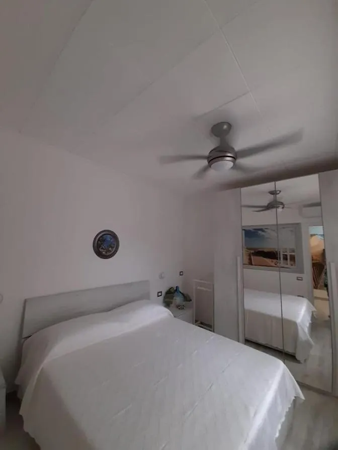 Ambos Mundos Apartman Quartu SantʼElena 0*,  Olaszország