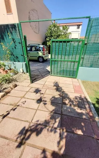 Ambos Mundos Apartment Quartu Sant'Elena 0*,